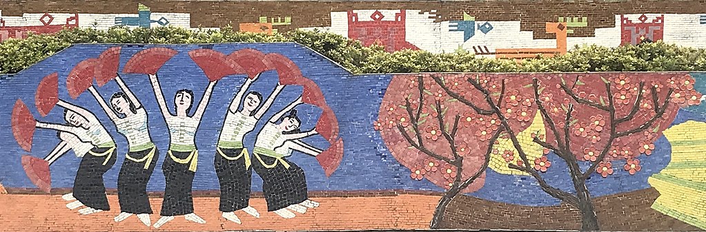 hanoi-mosaic-mural-dancers